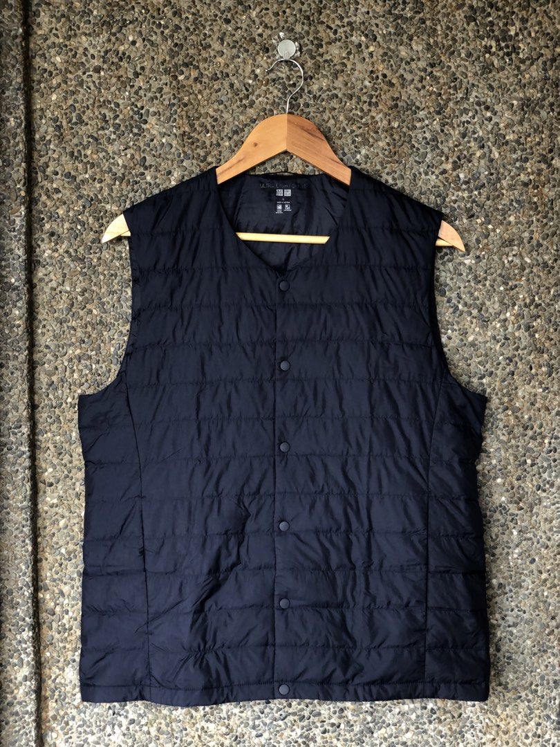 UNIQLO Ultra Light Down Compact Vest Navy (Category: Vests) located in Valenzuela. Submitted by evsweatshirts (Listing ID 1441150758, Image 1). Description: Size L | 21x25 | 9/10 condition | no issue.