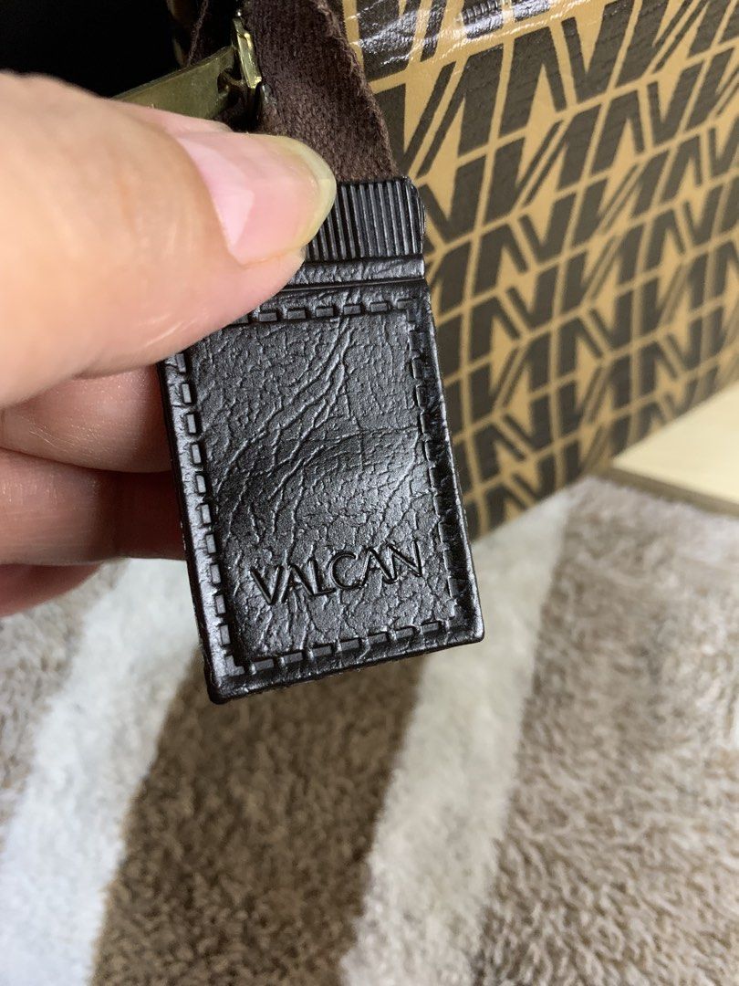 Valcan Japan leather clutch (Category: Clutches) located in Cabanatuan. Submitted by mjluxxejapan (Listing ID 1441152063, Image 3). Description: Fixed price gandaa ng quality makapal antibay.. excellent cond approx 7.5”x6” meas kasya cp..