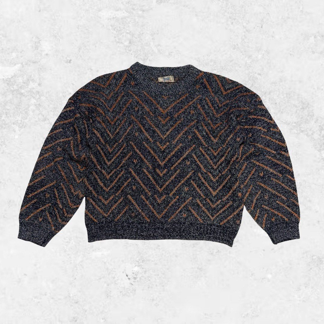 Vintage Chevron Pattern Knit Sweater (Category: Coats, Jackets and Outerwear) located in Bacoor. Submitted by eightbyeight (Listing ID 1441110828, Image 1). Description: Random Vintage Knitted Sweater Width: 20 Length: 19.5 Sleeves: 17.5 Issue(s): None Condition: 9/10 🏷️500 📦 lalamove / grab / j&t 💳 gcash / maya 🧾 first to pay basis.