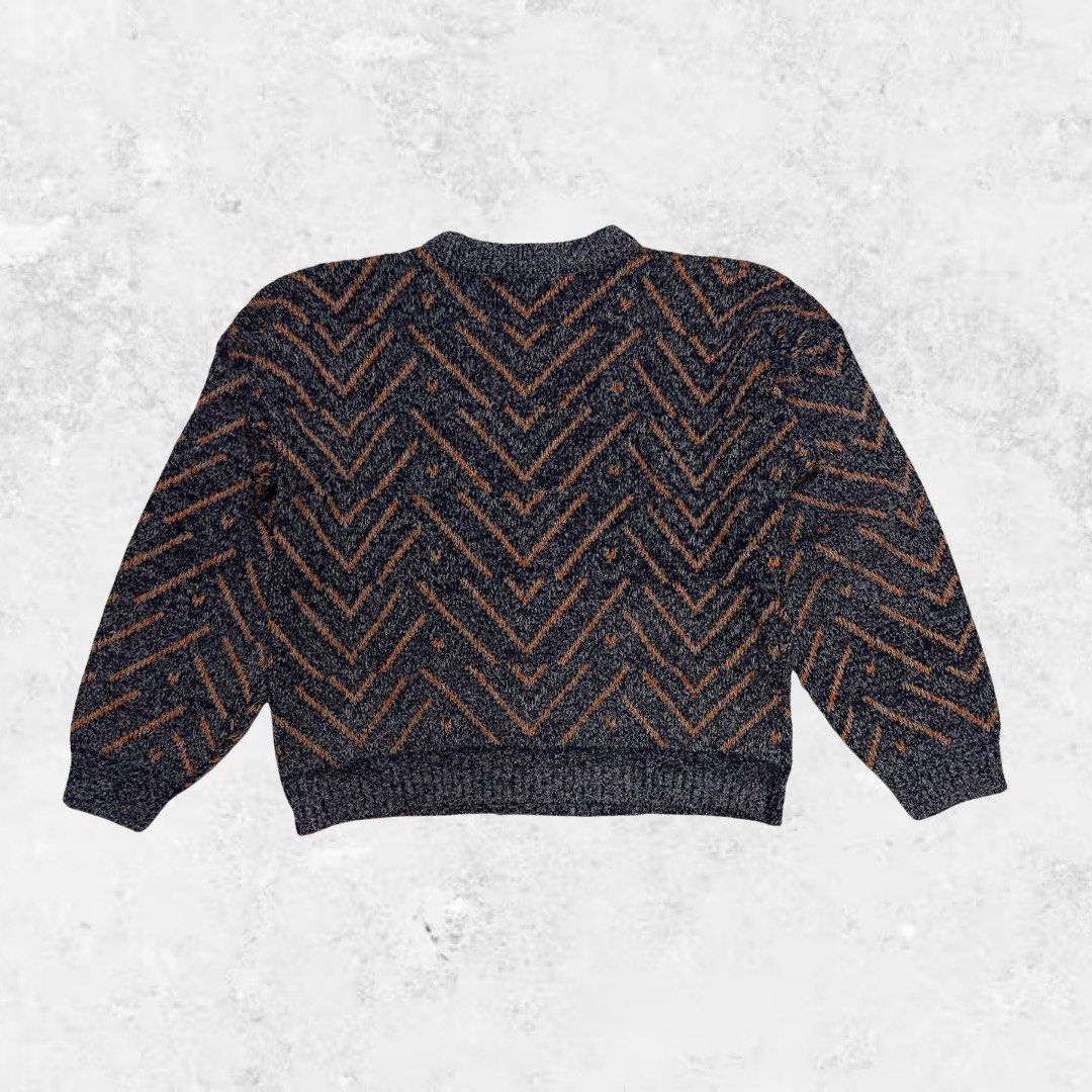 Vintage Chevron Pattern Knit Sweater (Category: Coats, Jackets and Outerwear) located in Bacoor. Submitted by eightbyeight (Listing ID 1441110828, Image 2). Description: Random Vintage Knitted Sweater Width: 20 Length: 19.5 Sleeves: 17.5 Issue(s): None Condition: 9/10 🏷️500 📦 lalamove / grab / j&t 💳 gcash / maya 🧾 first to pay basis.