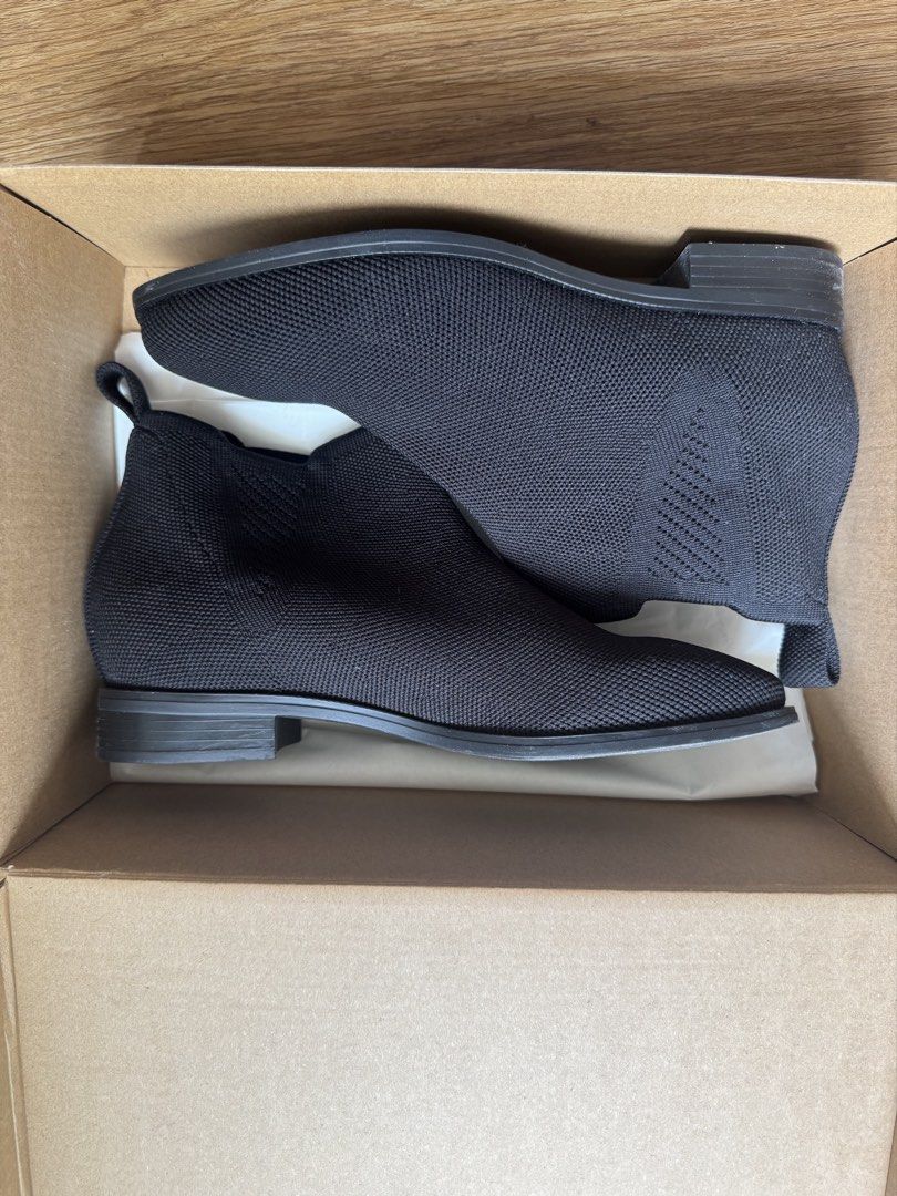Vivaia Ryan Slip On water repellent (Category: Boots) located in Manila. Submitted by irenemaex (Listing ID 1440978746, Image 3). Description: Link for more info: https://www.vivaia.com/products/XRPD01134/Ryan-Slip-On?gid=10025110 Hi letting go of my Vivaia Ryan Slip on water repellent. Bought last Dec 2025 in SG and used once Size 35.5 .