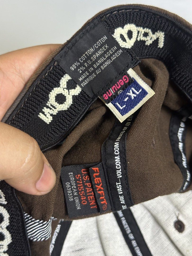 Volcom Cap (Category: Caps & Hats) located in Ozamiz City. Submitted by quick_done_deals (Listing ID 1441016651, Image 2). Description: 💯 Excellent Condition 🔍 Issue: see last pic 🎨 Color Rate: 9.5 / 10.