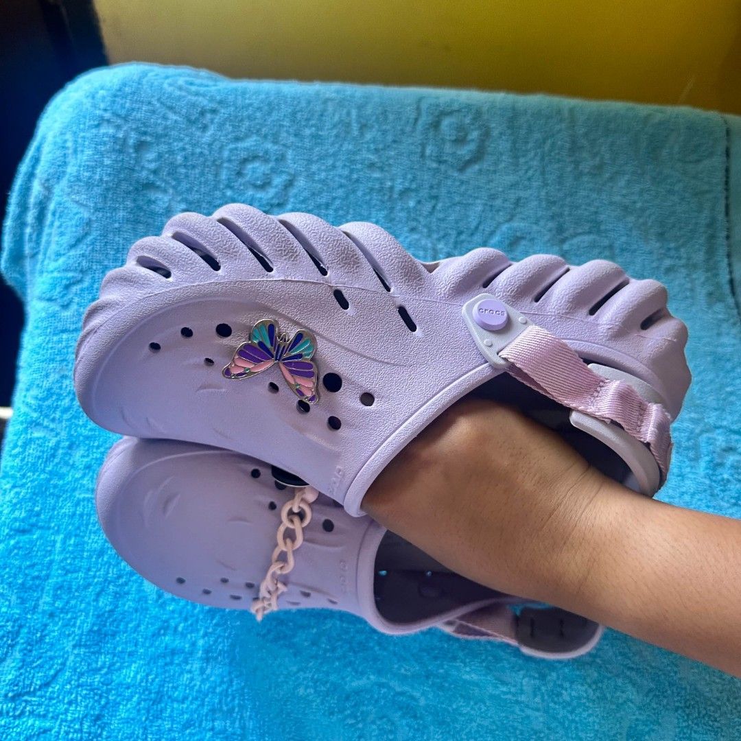 W8 Crocs Echo Clog Lavender Lilac M6 W8 (Category: Slippers and slides) located in Cauayan City . Submitted by declutterphi1 (Listing ID 1440971363, Image 2). Description: Size 8 WOMEN original price is around 5k 🌷 USED WITH CARE; used around 5x No issues prettyyyyy! 🌷 RFS: decluttering 🌷 MOP: GCash/Paymaya/BPI 🌷 MOD: J&T 📌 Settle your payment first. 📌 Shipping fee will be shouldered by the buyer. sf 150 📌 Strictly no return, no exchange.