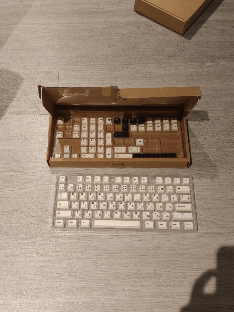 White PBT Keycaps469519597778380800