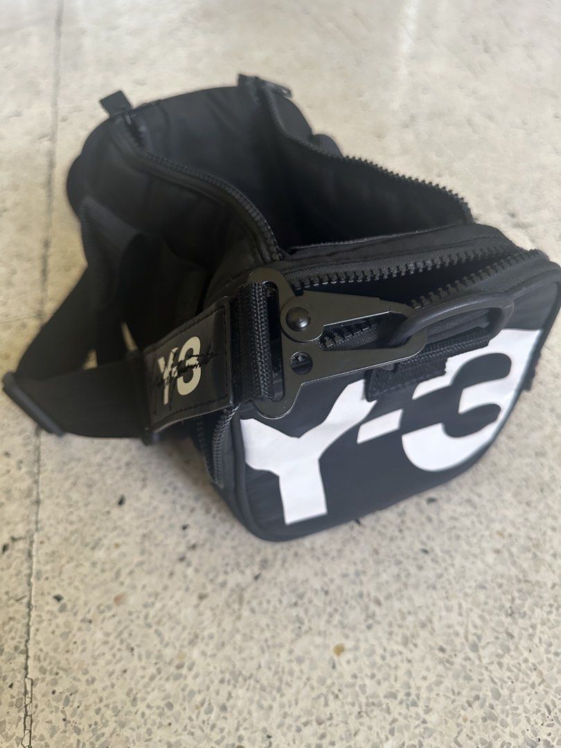 Y3 yohji yamamoto camera bag (Category: Sling Bags) located in Quezon City. Submitted by rnnemdza (Listing ID 1440981045, Image 1). Description: still good as new. also comes with a dust bag.