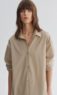 (Category: ) located in . Submitted by saksthriftavenuebyluckymaria8 (Listing ID 1441086472, Image 1). Description: .