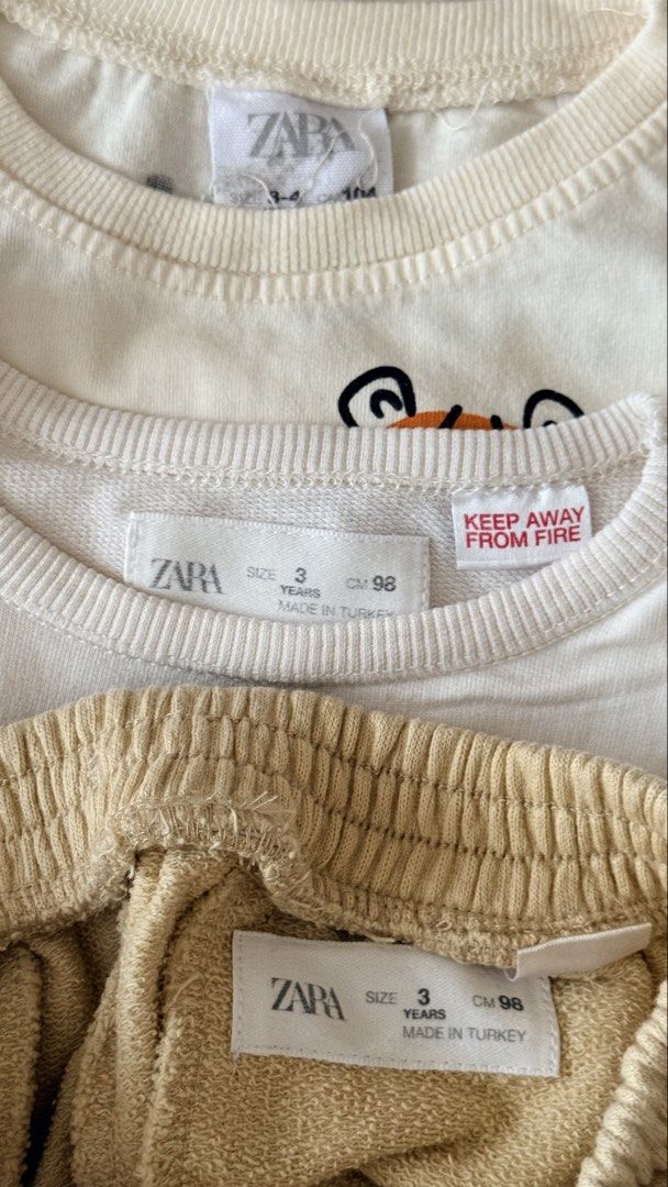 Zara Kids 3T Zoo Concept T-shirt and Shorts Set (Category: Babies & Kids Fashion) located in Cainta. Submitted by carlaloo07 (Listing ID 1440980850, Image 3). Description: - Zara kids' set - Size: 3 years / 98cm - Cream t-shirt with 'Zoo Concept' tiger graphic on front - Colourful animal print on back of t-shirt - Beige shorts - Made in Turkey - Ideal for everyday wear.