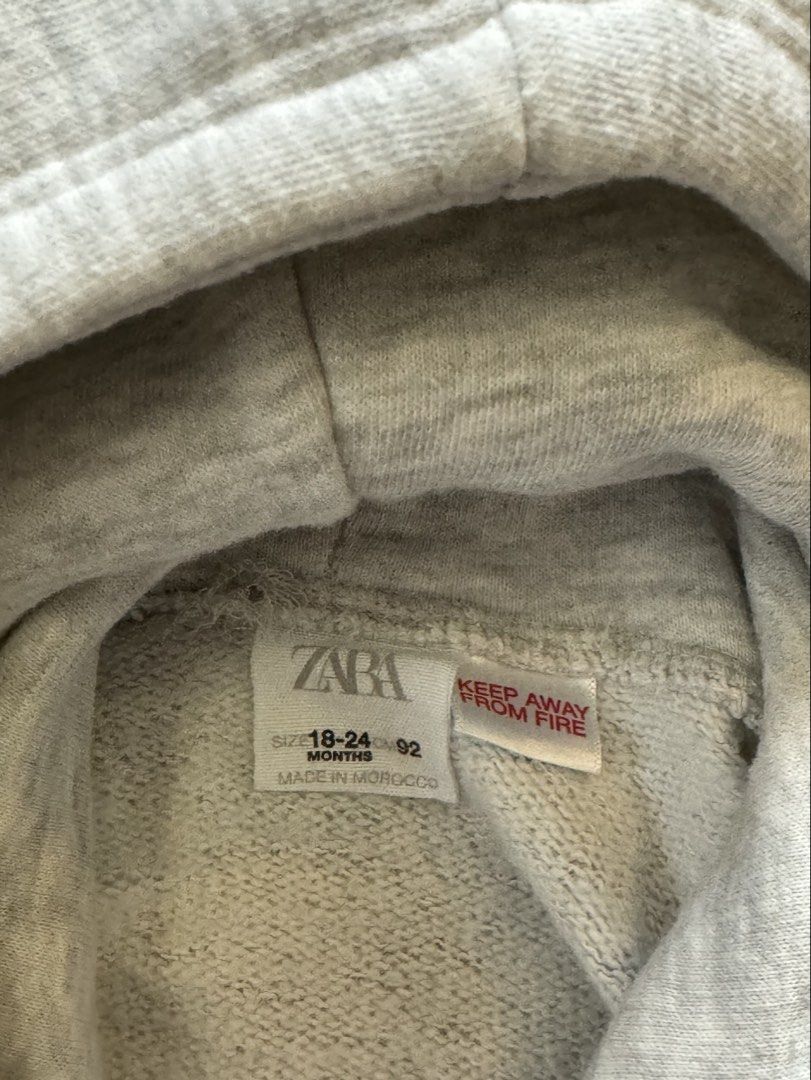 ZARA KIDS Hoodie (Category: Babies & Kids Fashion) located in Quezon City. Submitted by maeber (Listing ID 1440972586, Image 3). Description: Size: 18-24M.