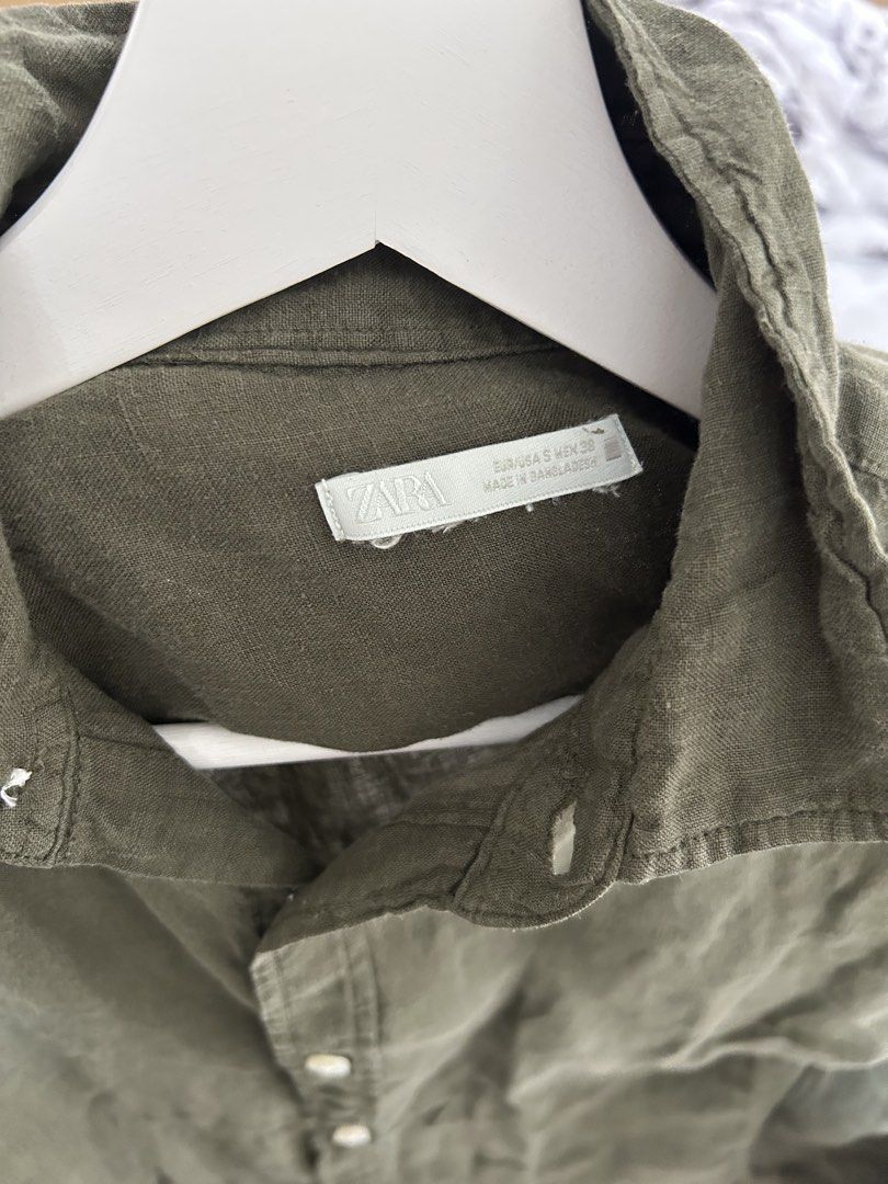 ZARA MEN green linen polo (Category: Formal Shirts) located in Manila. Submitted by isabelle_1104 (Listing ID 1441080433, Image 2). Description: Linen.