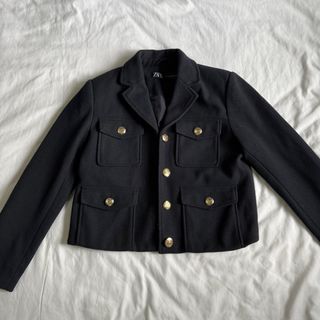 (Category: ) located in . Submitted by shop.declutter (Listing ID 1440958637, Image 1). Description: .