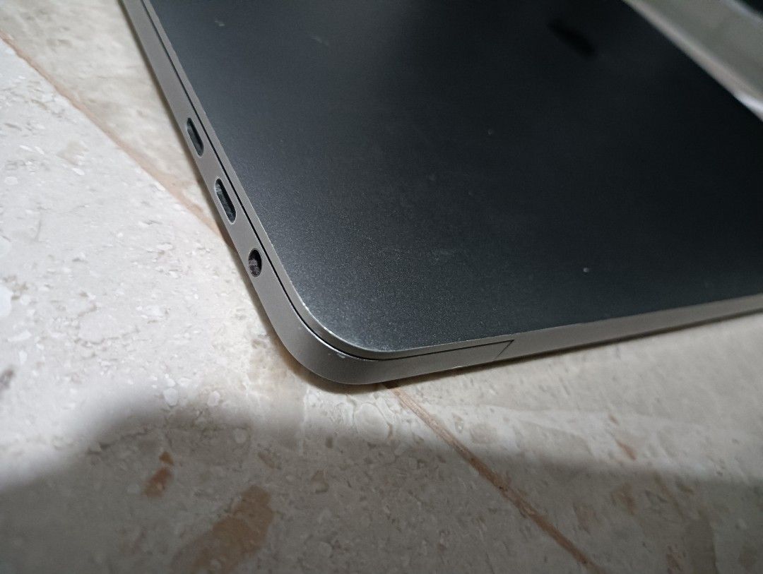 2017 15" Touchbar MacBook Pro445306754879334404