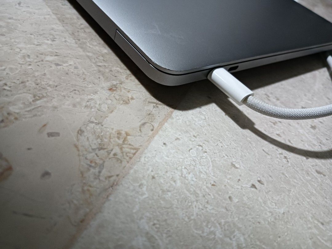 2017 15" Touchbar MacBook Pro445306754879334403