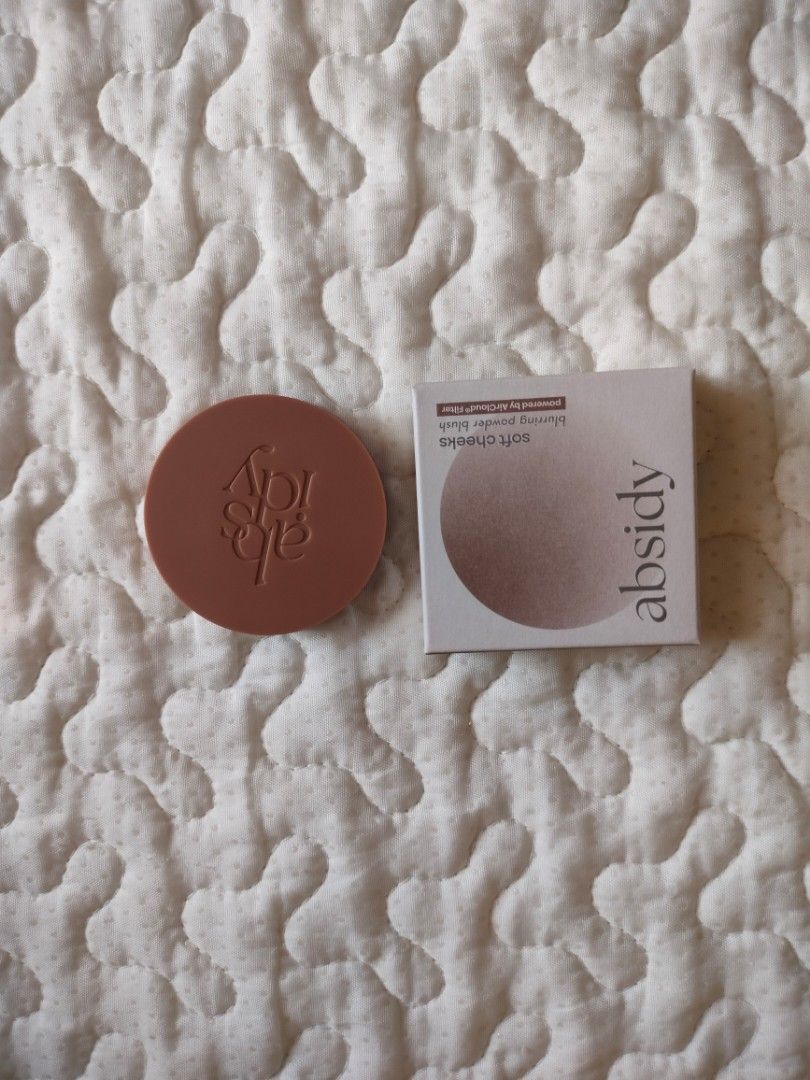 Absidy Soft Cheeks Blurring Powder Blush in Walnut (Category: Makeup) located in Tabaco. Submitted by hoshinichi (Listing ID 1436006307, Image 3). Description: - brand new and sealed - shade : Walnut - expiry date : 03 12 2028 loc: Albay mod: J&T sf : 54 Luzon, 74 Visayas, 79 Mindanao.