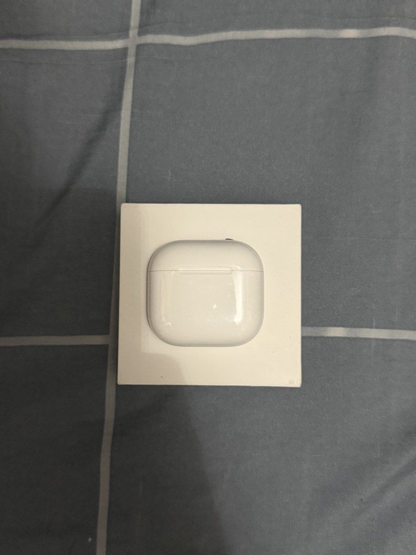 Airpods 4 with Active Noise Cancellation (Right Pod Missing) (Category: Earphones) located in Paranaque City. Submitted by beauciei (Listing ID 1435943781, Image 3). Description: AirPods 4 (ANC) – Left Pod + Case Only (Right Pod Missing) * Original AirPods 4 with Active Noise Cancellation * Includes: Left AirPod + Charging Case + Box * Right AirPod is missing * Bought from Power Mac (Nov 8, 2025) * Slightly used, still in good working condition *