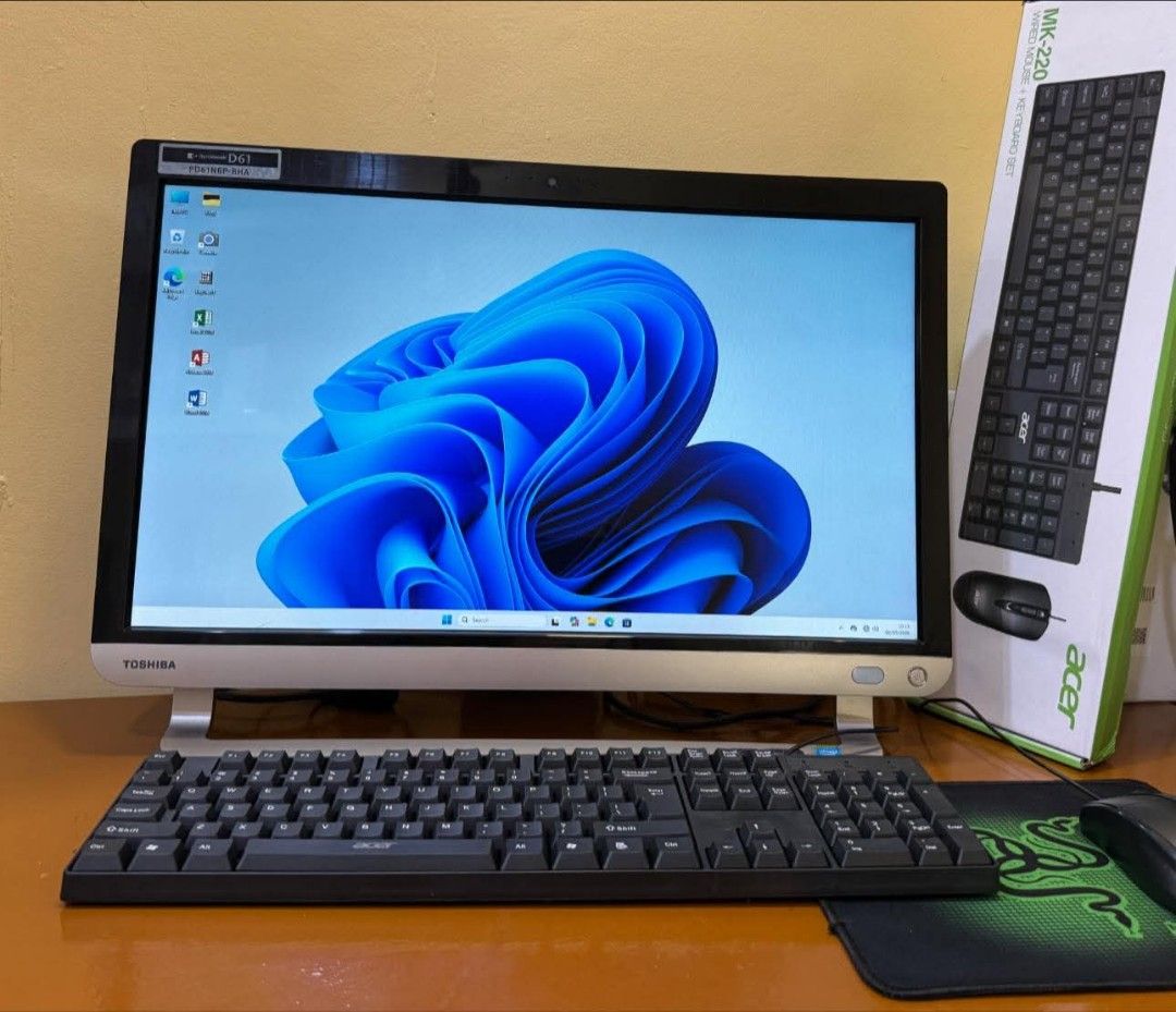 ALL IN ONE PC TOSHIBA DYNABOOK (Category: Laptops & Notebooks) located in Manila. Submitted by lonelyme_1986 (Listing ID 1436093742, Image 3). Description: All in one PC Toshiba Dynabook i7 4th gen 8gb/128gb ssd.