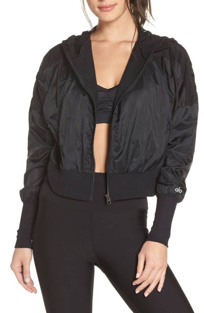Alo Yoga Aqua Jacket (Category: Activewear) located in Cabuyao City. Submitted by saucycloset (Listing ID 1436076200, Image 1). Description: Alo Yoga Aqua Jacket Size : Small Dimes : 24W 30L Condition : like new Issue : None Price : 3,000 📍Cabuyao Laguna .
