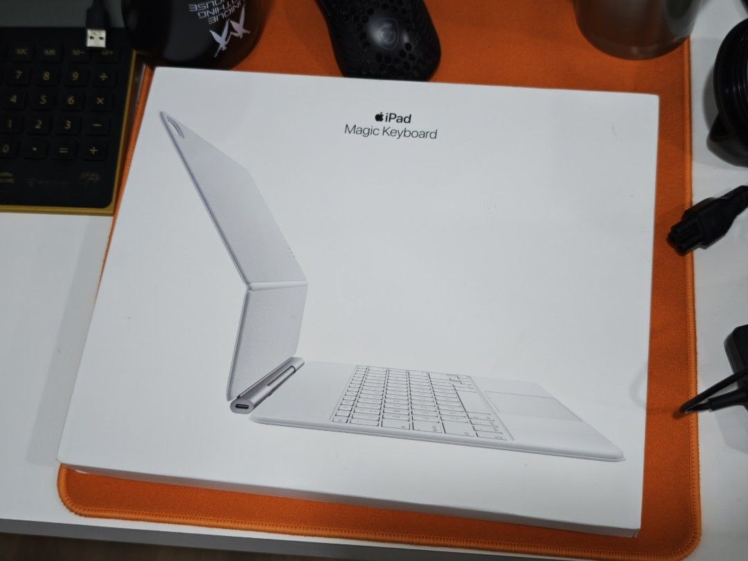 Apple iPad Air 13“ Magic Keyboard  - White
