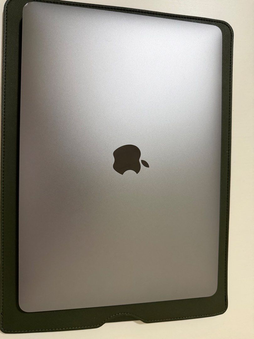 Apple MacBook Air 13-inch (2020)