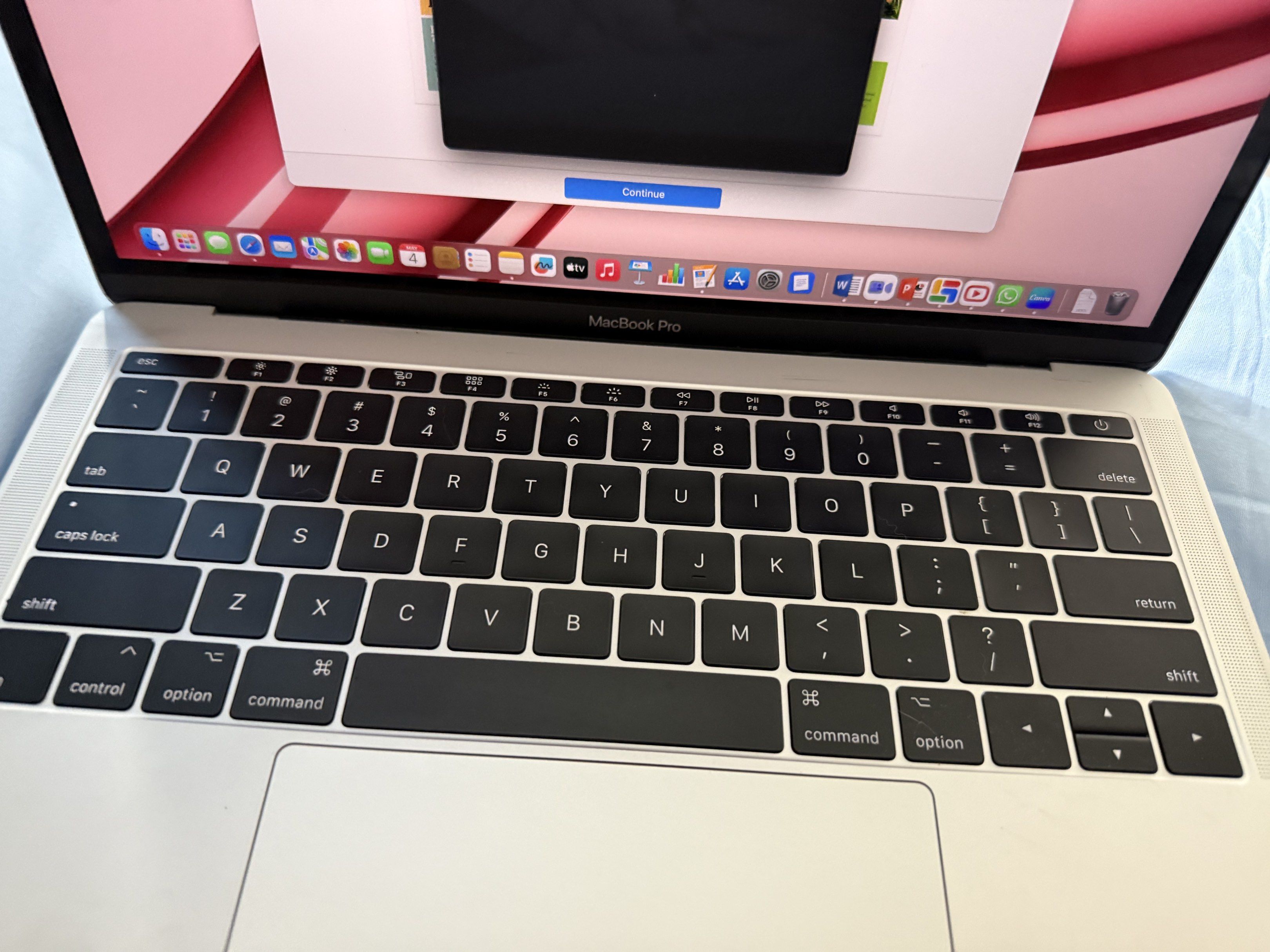 Apple MacBook Pro - silver475135189734533121