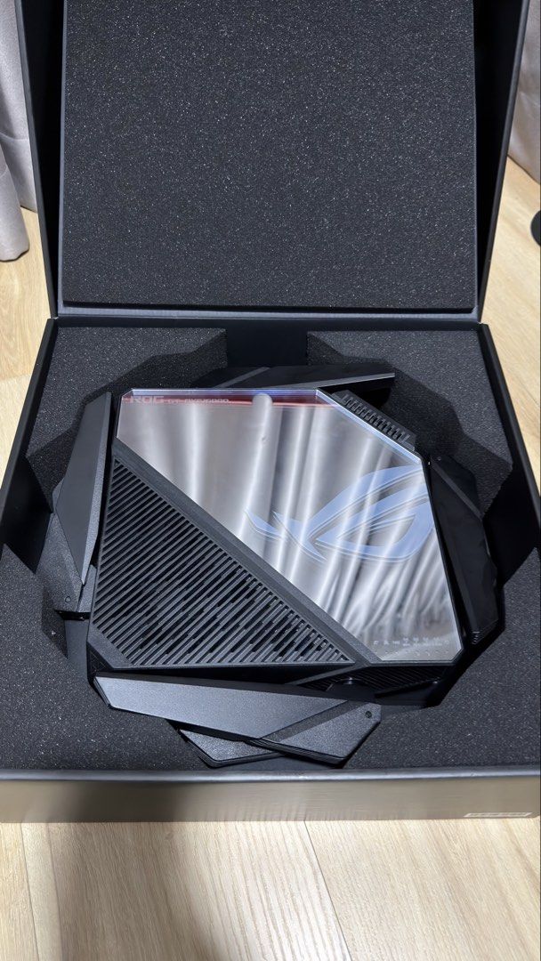 ASUS ROG RAPTURE GT-AXE16000444918680310272002