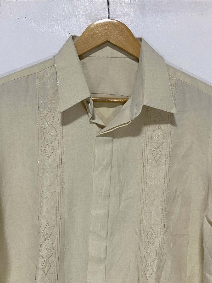 Barong Polo (Category: Tshirts & Polo Shirts ) located in General Natividad. Submitted by jaygo02 (Listing ID 1435952945, Image 3). Description: fits L-XL 22.5 x 28.5 Color rate: 9/10 Issue/s: None 📍Nueva Ecija 📌washed 📌color may vary due to lighting 📌shipping via jnt express.
