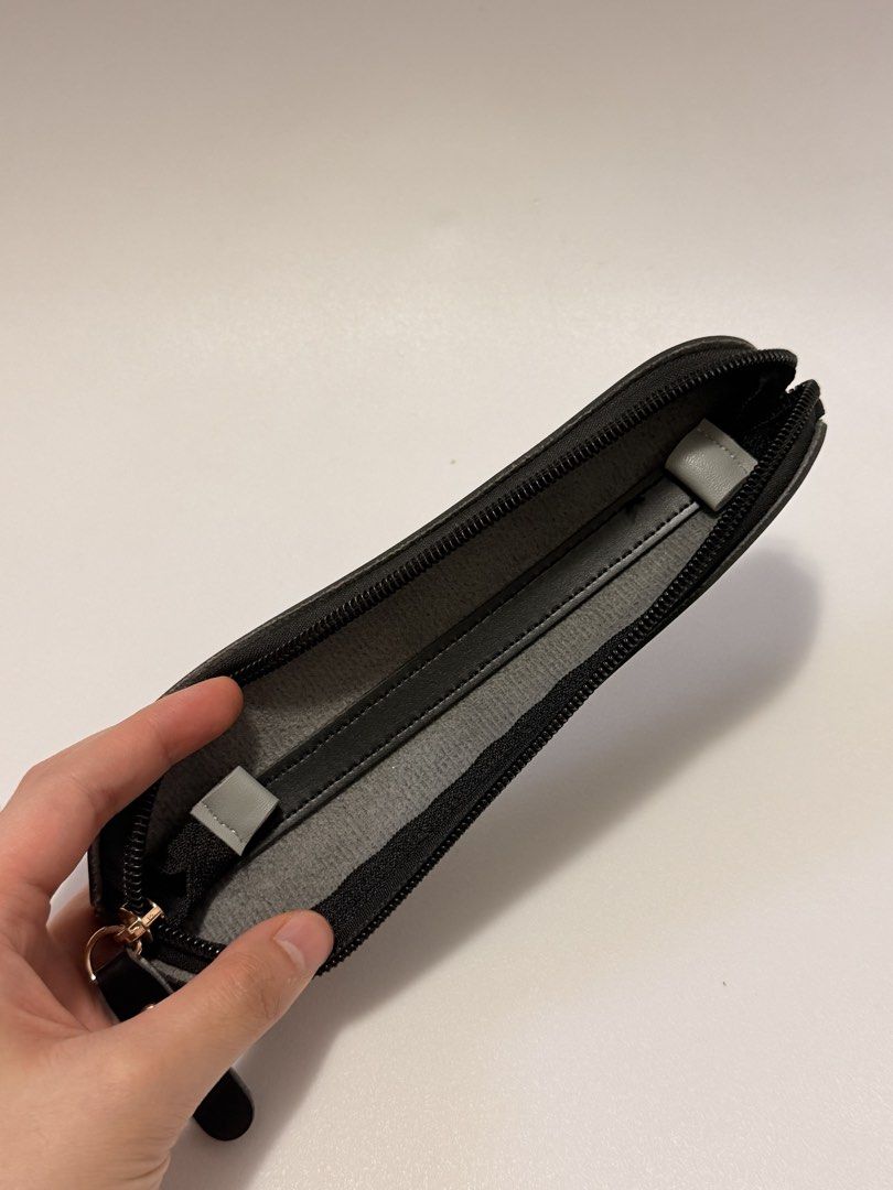 Black Faux Leather Pencil Case (Category: Purses & Pouches) located in Binan City. Submitted by ishnaaa (Listing ID 1435959680, Image 3). Description: - No flaws - Like new - Delivery via lalamove, sf c/o buyer .
