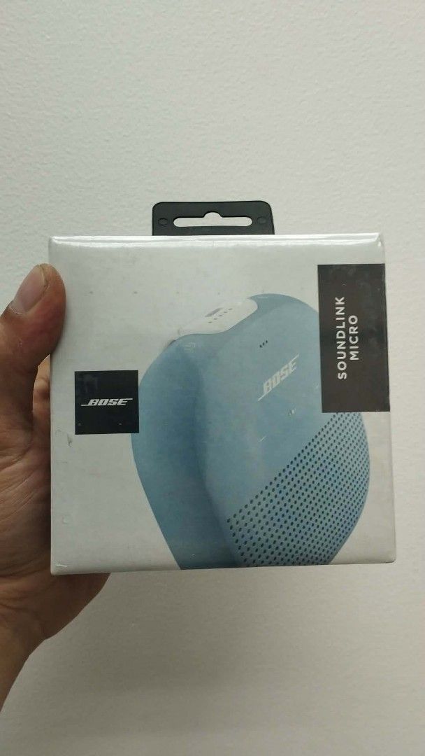 Bose Soundlink Micro (Category: Portable Audio Accessories) located in Manila. Submitted by gerock (Listing ID 1435975624, Image 1). Description: Core Audio Performance Sound profile: Crisp, clear, and well-balanced with surprisingly deep bass for its size Designed to deliver loud output without distortion at moderate volumes Uses a custom driver + passive radiators (helps boost bass in a small body) 👉 In simple terms: maliit pero malakas—good c