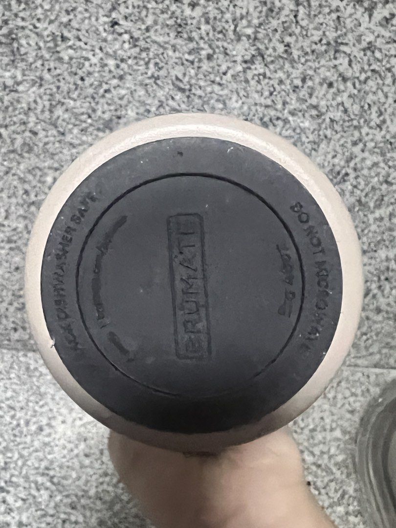 Brumate: 40oz, Mocha (Category: Water Bottles & Tumblers) located in Del Monte. Submitted by _querencia (Listing ID 1436091913, Image 2). Description: Rfs: changed tumbler to a smaller one.