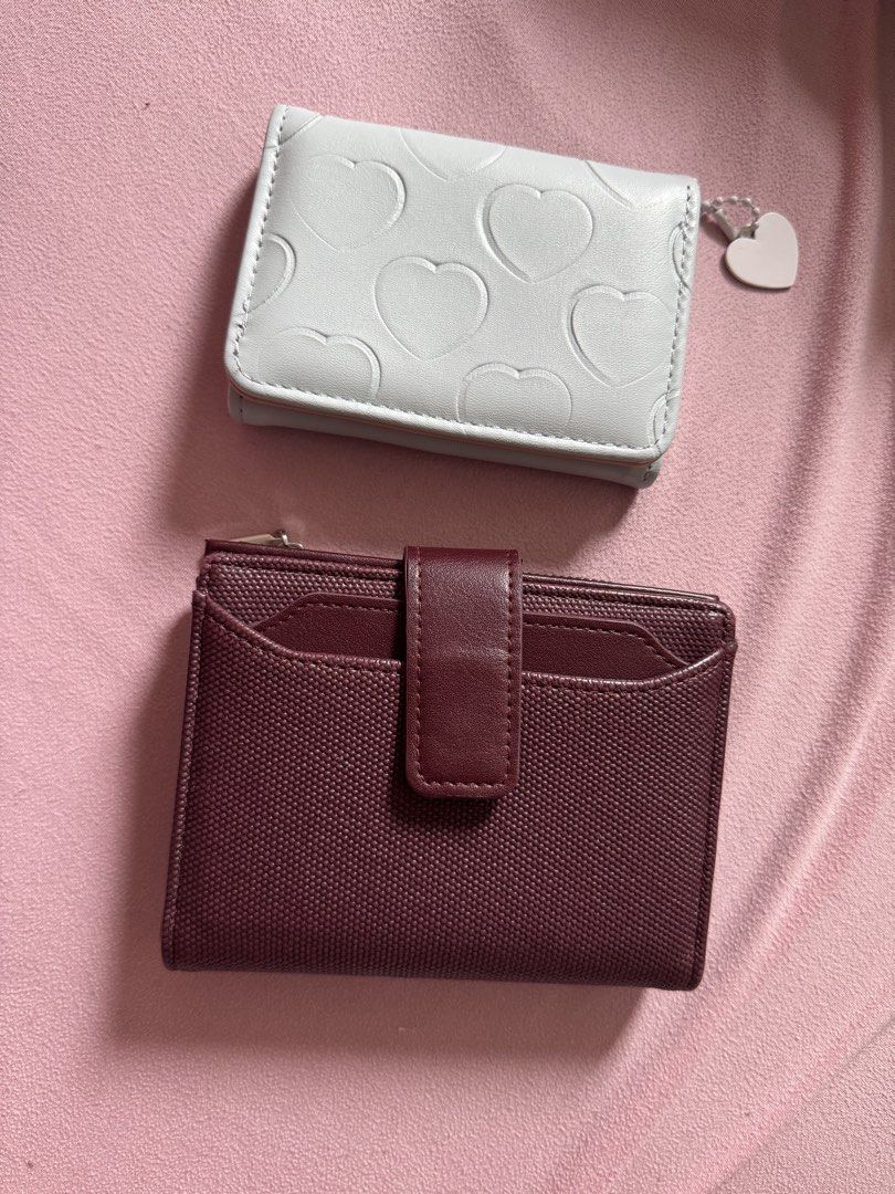 BUNDLE— Seagloca Wallets (Category: Wallets & Card holders) located in Taguig. Submitted by kleidybug (Listing ID 1435927038, Image 1). Description: - Seagloca Wallets - Decluttering the blue wallet and the red one is for me originally but its too chunky for my taste so it has never been used. - No damage on both but please manage your expectations as these came from the orange app but the seagloca wallet is really durable since I use a different