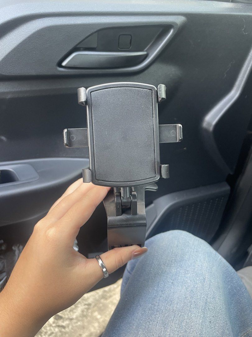 Car phone Holder (Category: Body Parts and Accessories) located in Taguig. Submitted by zone26ph (Listing ID 1436042491, Image 2). Description: Never been used RFS: not fit for my car 📩 PM for faster transact.