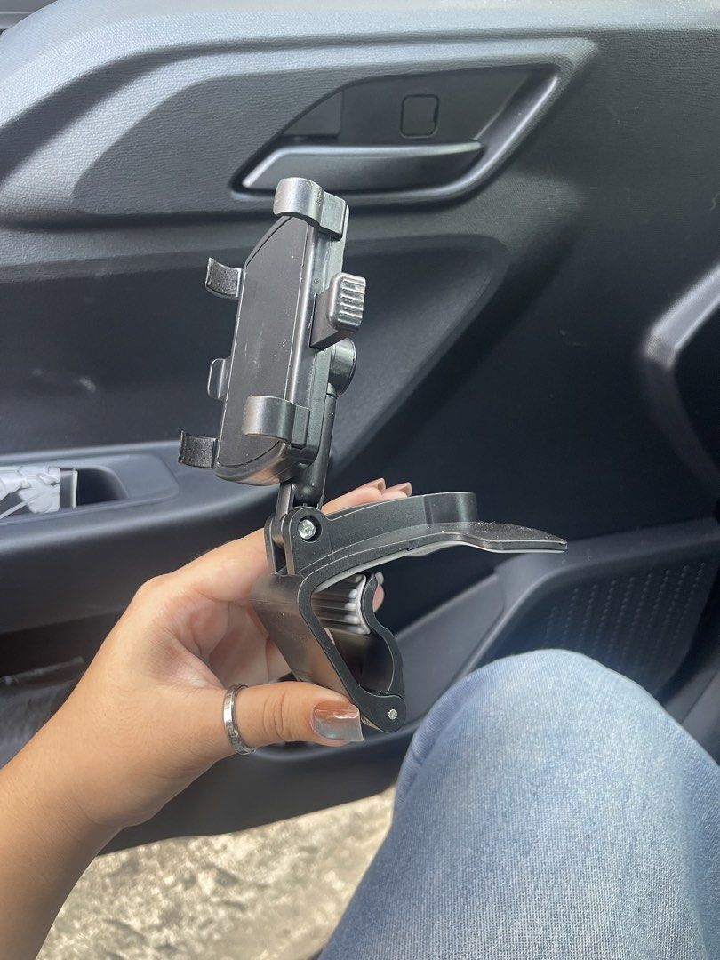 Car phone Holder (Category: Body Parts and Accessories) located in Taguig. Submitted by zone26ph (Listing ID 1436042491, Image 3). Description: Never been used RFS: not fit for my car 📩 PM for faster transact.