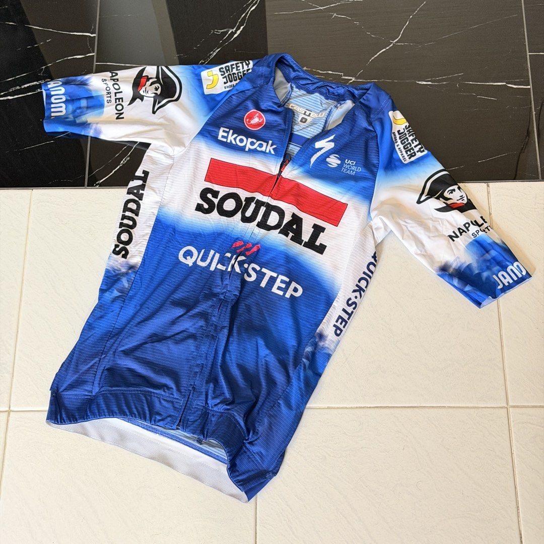 Castelli Specialized Soudal Quick-Step 2024 Cycling Jersey (Category: Activewear) located in Singapore. Submitted by mightymalts (Listing ID 1435934219, Image 1). Description: RFS: Clearing spares, too many jerseys. Authentic Castelli. Pair with the bibs for a better price. Short Sleeve Jersey by the official team equipment supplier with current team design. The lightweight material, highly functional panels and the cycle-specific fit offer best 