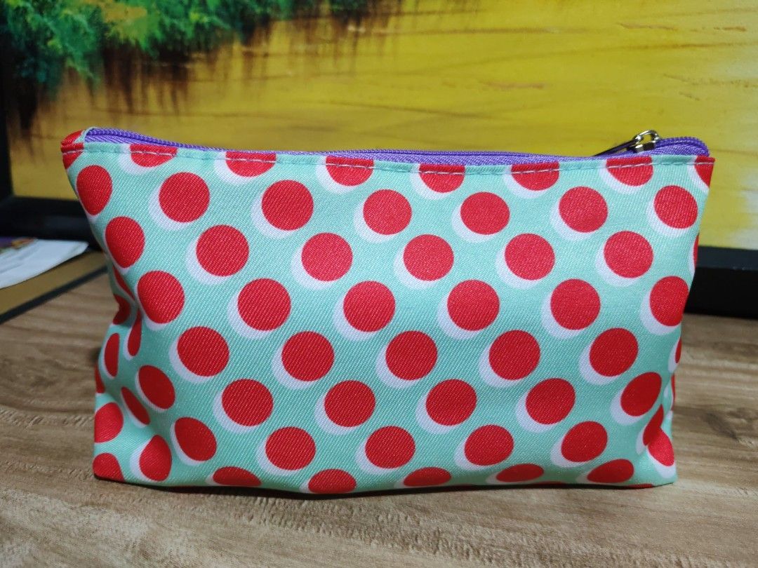Clinique cosmetic pouch (Category: Purses & Pouches) located in Marikina City. Submitted by myspace1971 (Listing ID 1436014026, Image 1). Description: 👉 PLEASE READ 💯% Guaranteed authentic STOCKS 1 🫱👉 On hand /AVAILABLE/AVAILABLE/AVAILABLE🫱unless marked SOLD LOCATION📍MARIKINA ✅ Pay first before shipping ✅ Payment via G cash ✅ SF courtesy of buyer 🚛LBC 🏍️Lalamove.