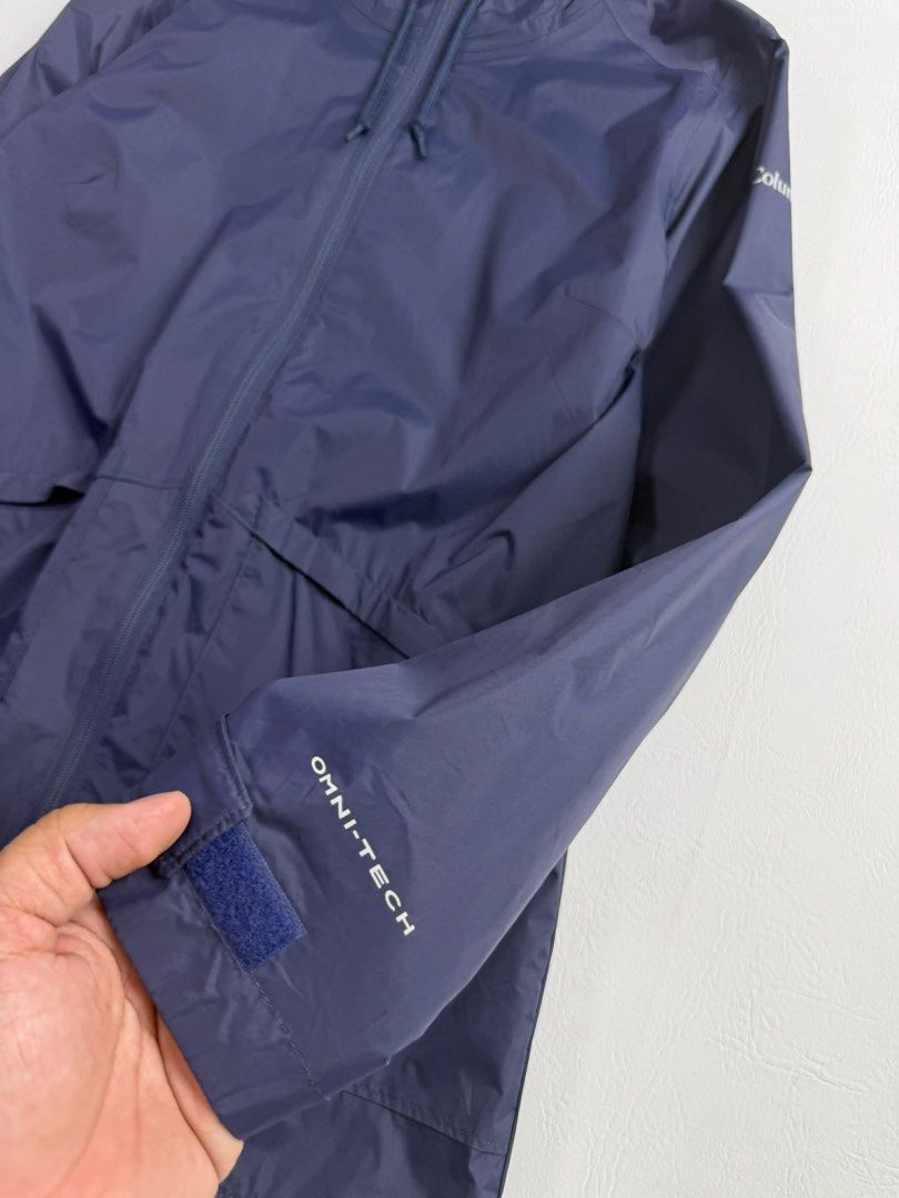 COLUMBIA WOMENS PARKA RAIN JACKET (Category: Coats, Jackets and Outerwear) located in Guagua. Submitted by sweetboyy (Listing ID 1435978574, Image 2). Description: COLUMBIA WOMENS PARKA RAIN JACKET EXCELLENT CONDITION/ NO ISSUE SIZE MEDIUM ON TAG / DIMES L30 W21.