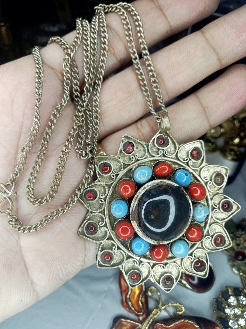 Costume jewelry (Category: Necklaces) located in Davao. Submitted by kimpoycaye62726 (Listing ID 1436086904, Image 1). Description: from Japan 🇯🇵 surplus as is.