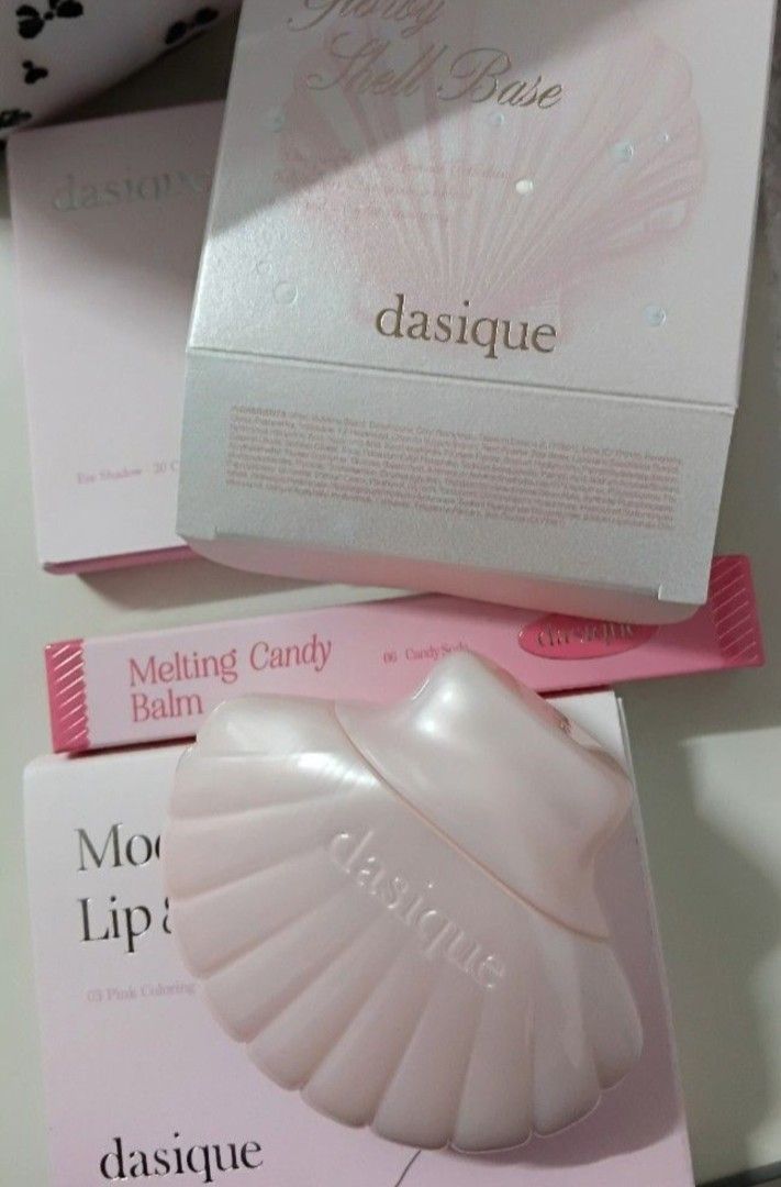 Dasique Airy Shell Base (Category: Makeup) located in Manila. Submitted by cheesec4kk72140 (Listing ID 1435978558, Image 2). Description: Bought from Dasique store sa Korea.