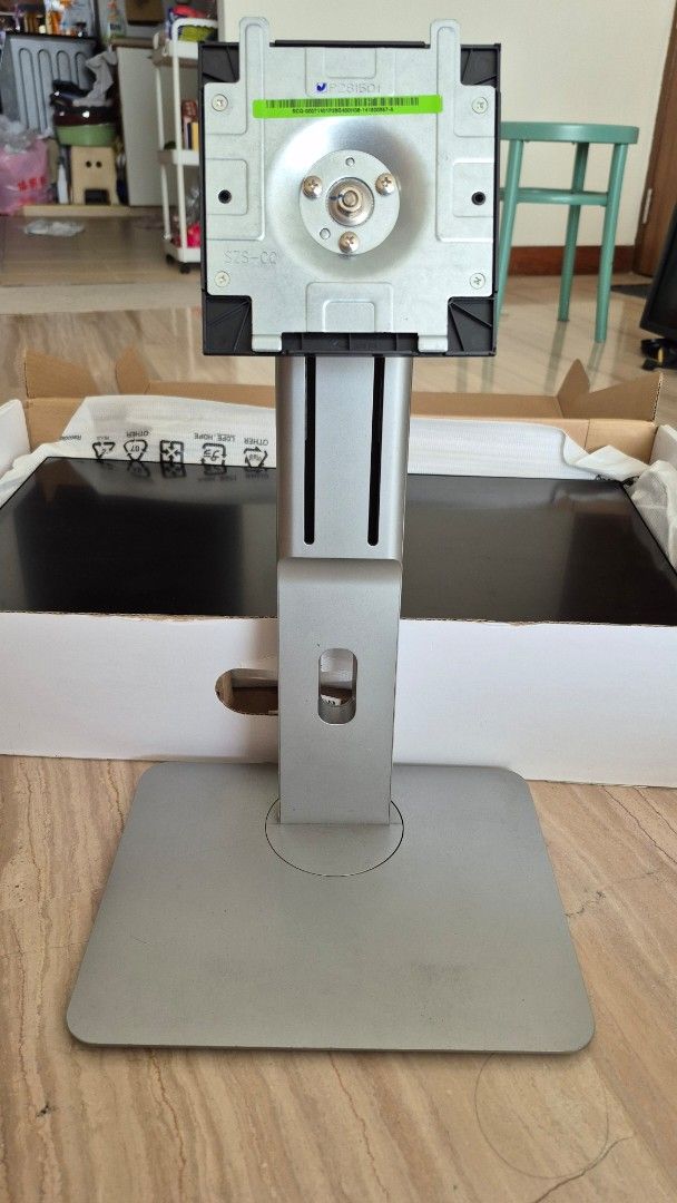 Dell Monitor with Stand444566583725281282