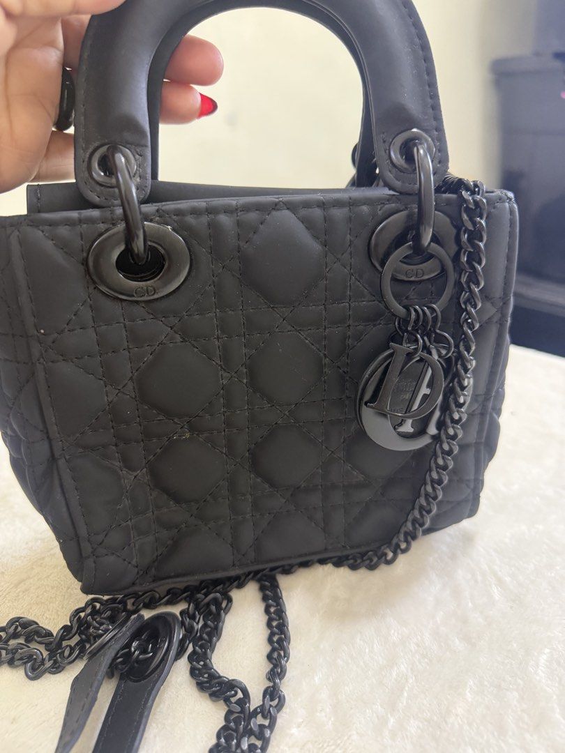 dior micro sling matte (Category: Luxury Bags & Wallets) located in Cebu City. Submitted by cloverseven23 (Listing ID 1436000075, Image 3). Description: .