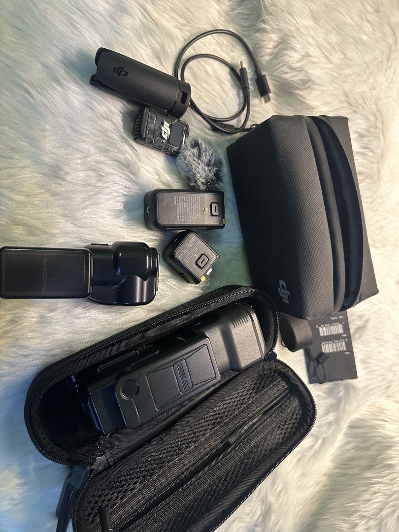 DJI Osmo Pocket 3 Creator Combo with accessories (Slightly Negotiable) (Category: Cameras) located in Valenzuela. Submitted by rrnoazoro (Listing ID 1436048543, Image 2). Description: DJI Osmo Pocket 3 Creator Combo with accessories (Slightly Negotiable) Rarely used, tried it for vlogging (less than 5-8x used outside) Bought from Japan Includes: - Camera bags - 2 Dji pocket casing - Screen protector - Magnetic stand - With box and receipt ❌ No re
