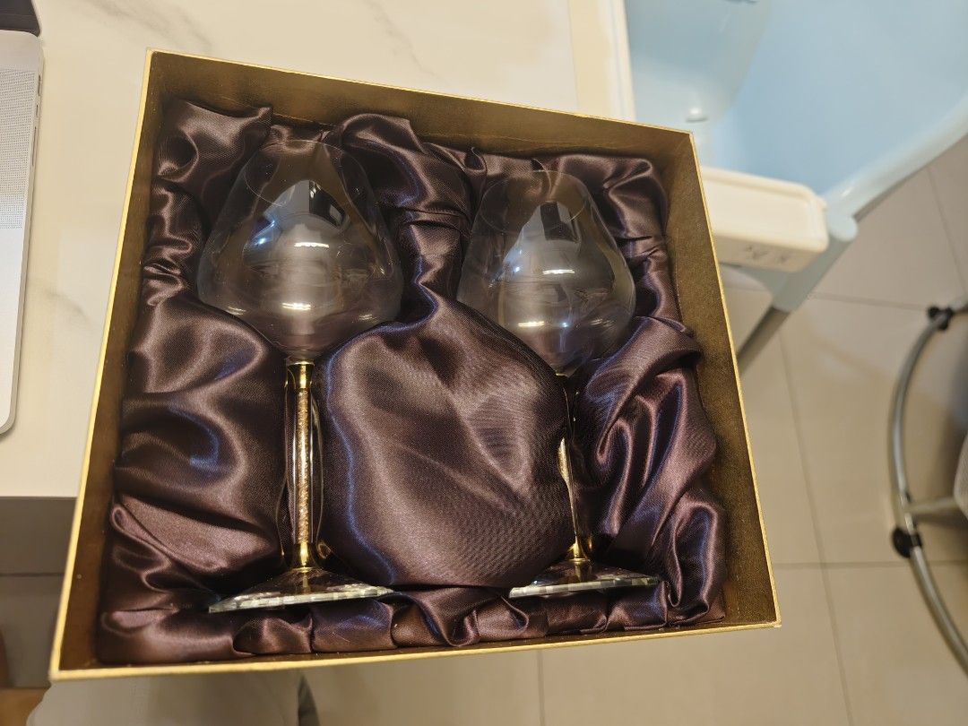 Elegant Wine Glasses - Set of 2445131279891189761