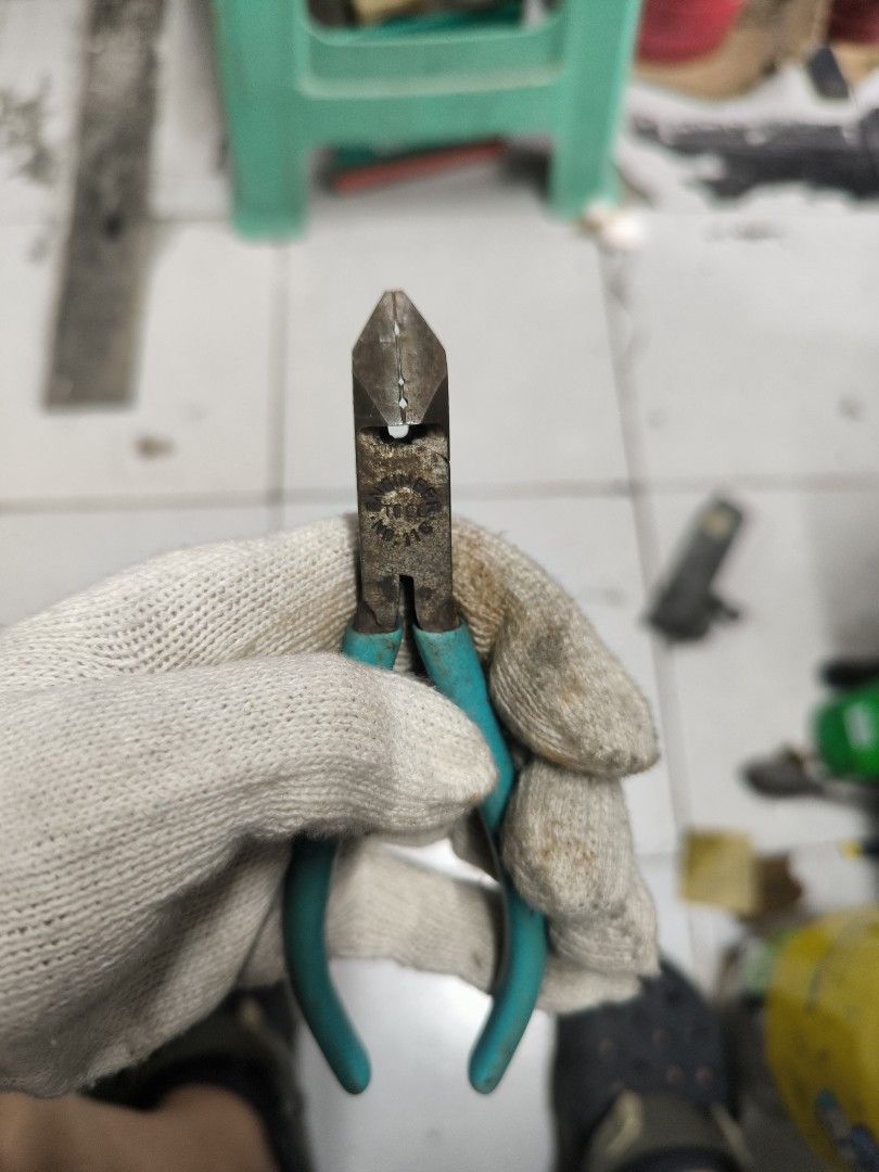 Engineer Brannd Japan Wire Cutter with Teal Handle (Category: Construction Tools & Equipment) located in Angeles City. Submitted by yellowbrickstore (Listing ID 1435983823, Image 3). Description: - Teal handle - Metal construction - has shown wear - as is pls check out the picture - Designed for cutting wires - Hand tool shipping via jnt express Saturday sked only gcash Gotyme payment pick up AC lnw Pampanga .