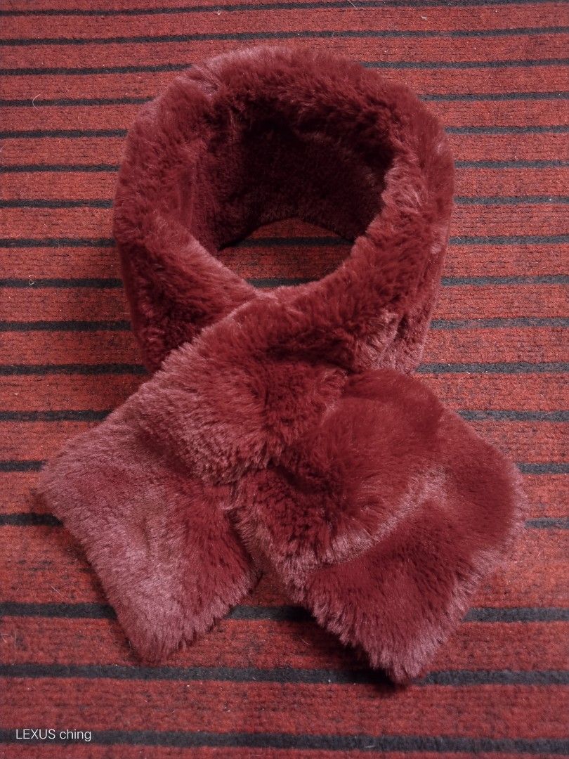 FAUX FUR scarf fur collar super soft (Category: Other Accessories) located in Manila. Submitted by lexusthrift1995 (Listing ID 1436093979, Image 1). Description: .