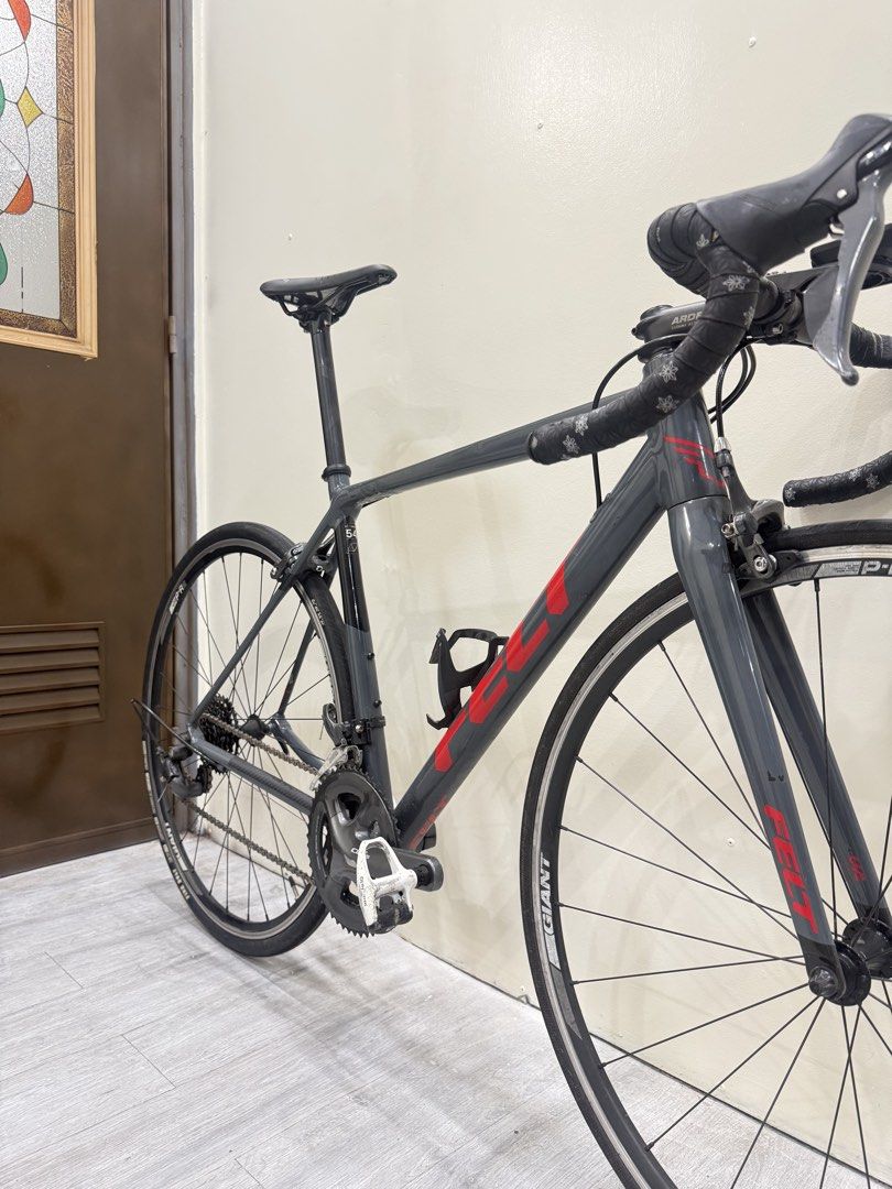 Felt FR Series (Category: Bicycles) located in Pasay City. Submitted by sofiapicks (Listing ID 1435931864, Image 3). Description: FORSALE! Quitting sale Felt FR Series Sz 54 Issue: Paint chips sa toptube) Shimano Claris GS Giant Connect Dropbar Giant PR2 Wheelset Ardently stem 110mm -17 Zelleman saddle Kits: SHIMANO RC5 Wide / Large Sz 10.5 US / 45 EUR Shimano Attachment Red (Orig) Almost new Lahat galing crystis 4-5x used Still negotiable .