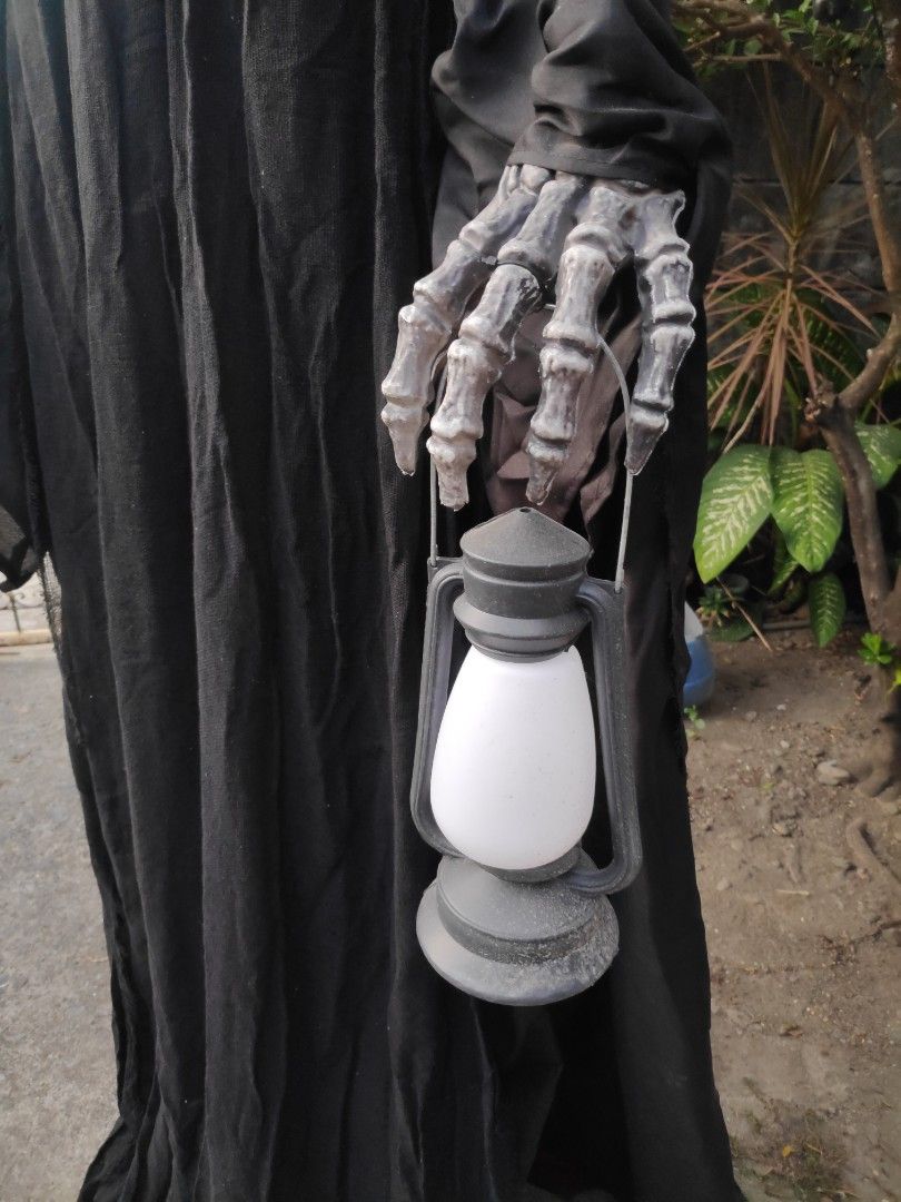 Grim Reaper Talking Moving Display (Category: Other Stationery & Craft) located in Plaridel. Submitted by tonilousg (Listing ID 1436069187, Image 3). Description: Grim ReaperTalking Moving Display Remarks: 🔶 As Is 🔶 Factory Pull Out 🔶 Batteries Included 🔶 DIY stand included 👉 Check out our marketplace for more items that might interest you! We've got plenty of good stuff available. 🏠 We are located at: Plaridel, Bulacan 🛵 Courrier: Lalamov