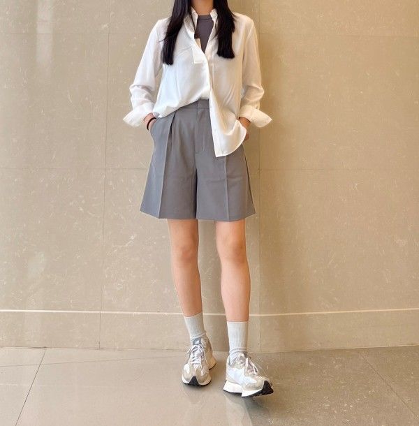 GU by UNIQLO DRAPED LONG SLEEVE BLOUSE MEDIUM (Category: Longsleeves) located in San Pablo. Submitted by allyourbrandedneeds (Listing ID 1435977394, Image 3). Description: - GU white long-sleeved shirt - Size: M - Features: Classic collar, button-down closure - Material: Lightweight fabric - Styling: Versatile, as shown in photos.