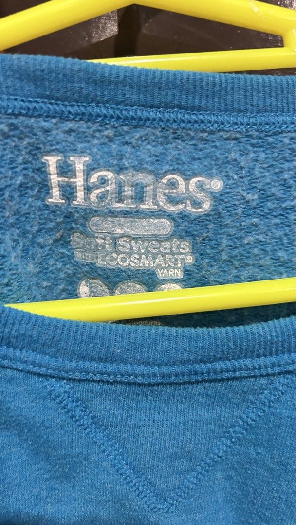 Hanes Blue Crewneck Sweatshirt (Category: Longsleeves) located in Manila. Submitted by drip.chic_ (Listing ID 1436064852, Image 2). Description: - Color may vary due to lighting - Features a round neckline - Long sleeves - Soft fabric - Solid blue color.