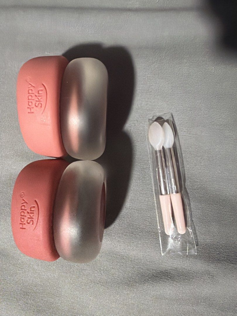 Preloved Happy Skin Mellow Pot Blush (Category: Makeup) located in Manila. Submitted by shaishai___ (Listing ID 1435952594, Image 1). Description: - Happy Skin Mellow Pot Blushes - Shades: Rosy Whip & Cinnamon Swirl -Used it for 10x for the both of them -Bought it sa physical stall 550 each -Can be bought as set for 750 or separately for 400 RFS: Hindi talaga sya bagay sakin. No longer reaching for it .