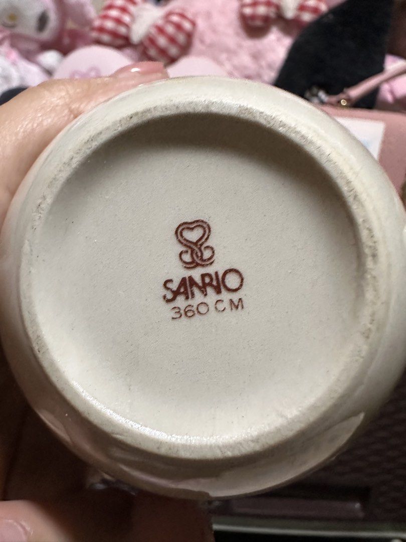Hello Kitty Sanrio Mug Vintage (Category: Coffee & Tea Tableware) located in Legazpi City. Submitted by lgponlineshop (Listing ID 1436096993, Image 3). Description: .