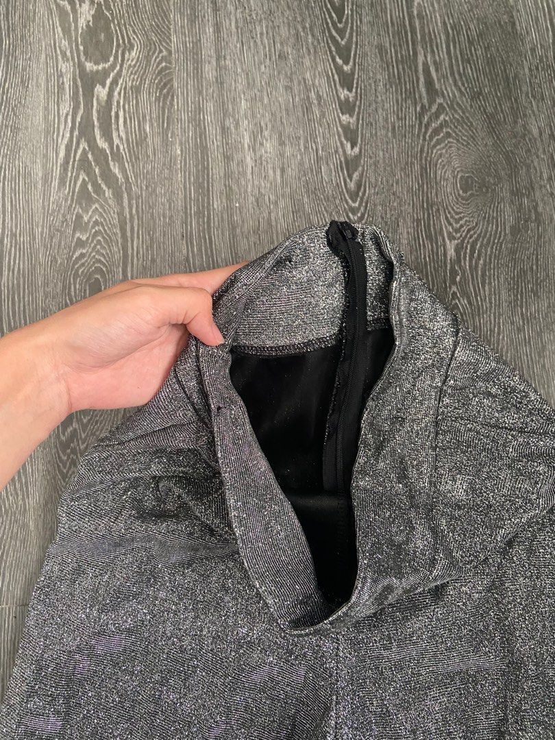 High waist wide leg pants (Category: Jeans) located in Bacoor. Submitted by jp.13 (Listing ID 1435995918, Image 3). Description: FOR SALE❗️ Flare elastic rear zipper trouser Silver Glittery Used once on a event Slight Nego Payment first via gcash or bank transfer MOD: LBC or lalamove (buyer’s expense) Location: Cavite DM for more info .