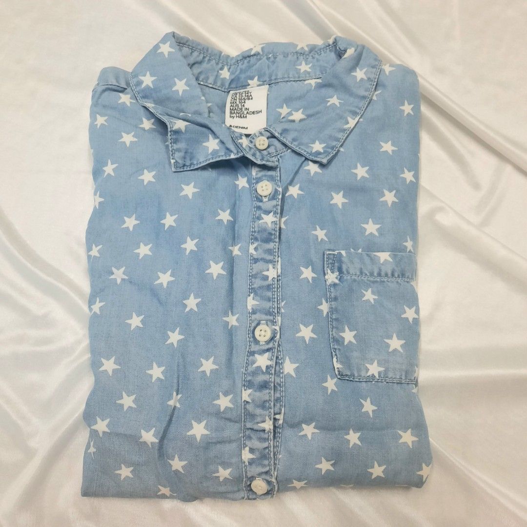 H&M Denim Stars Polo (Category: Blouses) located in Manila. Submitted by 9jstn22 (Listing ID 1436012735, Image 3). Description: Size: US 13-14 yrs (fits S-M) No flaw Message me for more pictures Can give discount if will get 3 or more items MOP: GCash MOD: J&T/Lalamove.